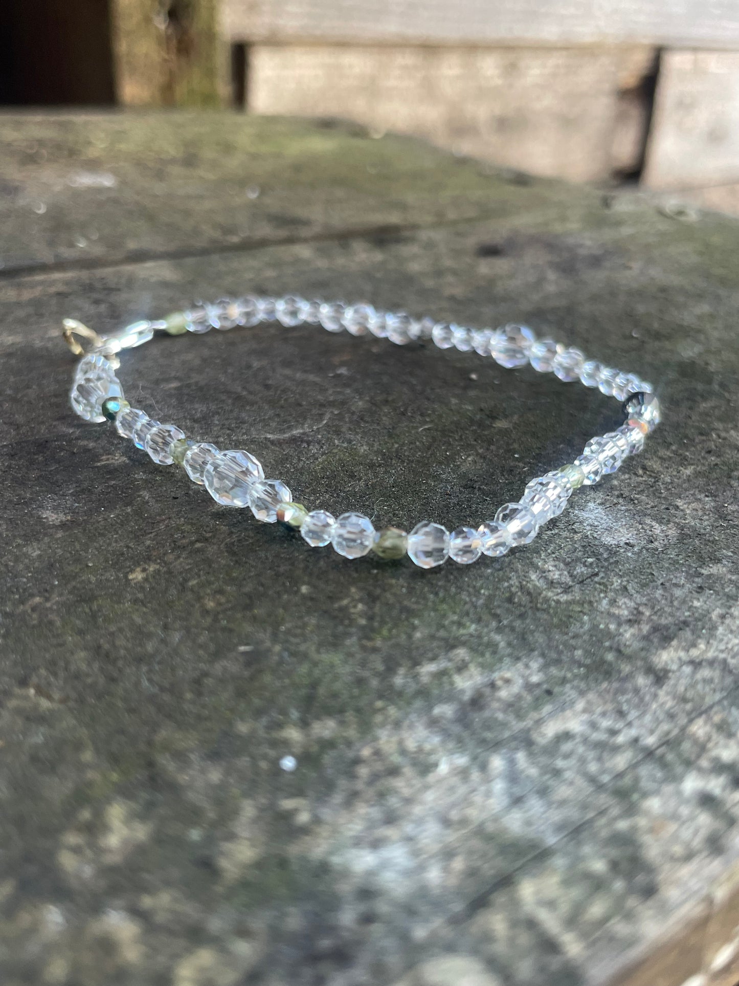 Glass beads dainty bracelet