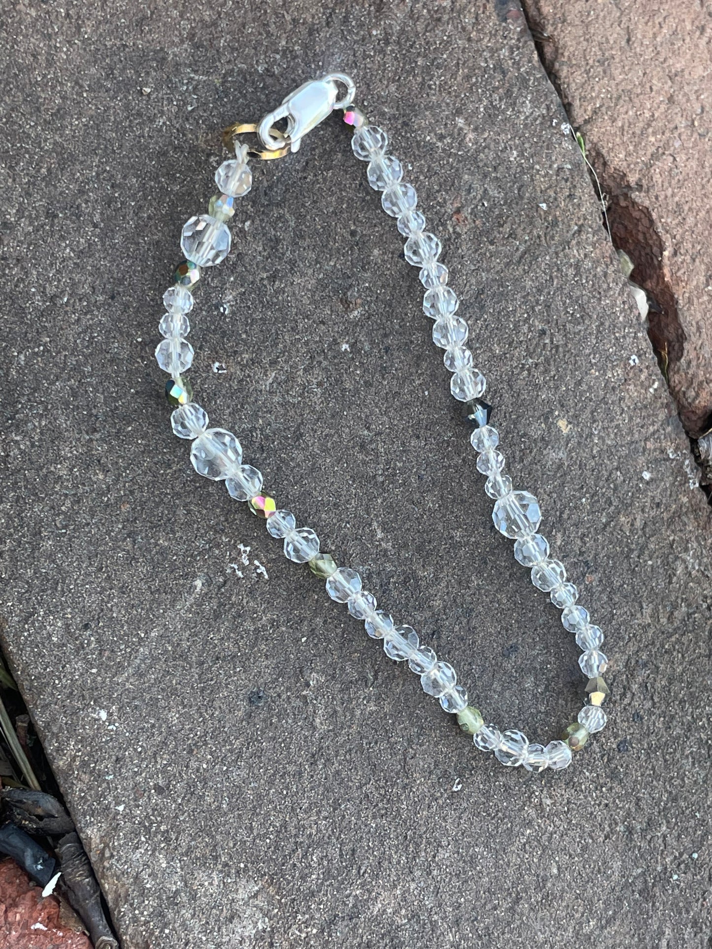 Glass beads dainty bracelet