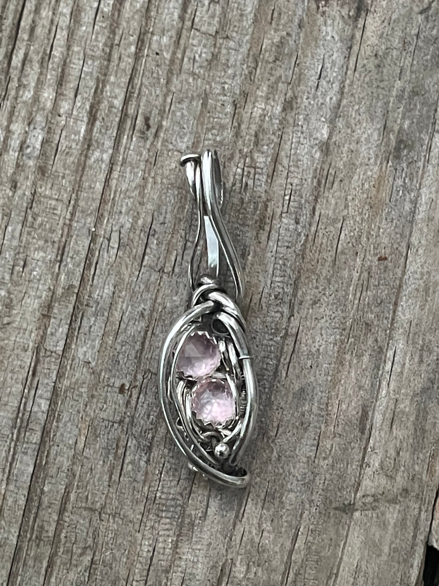 Hybrid morganite wire wrap