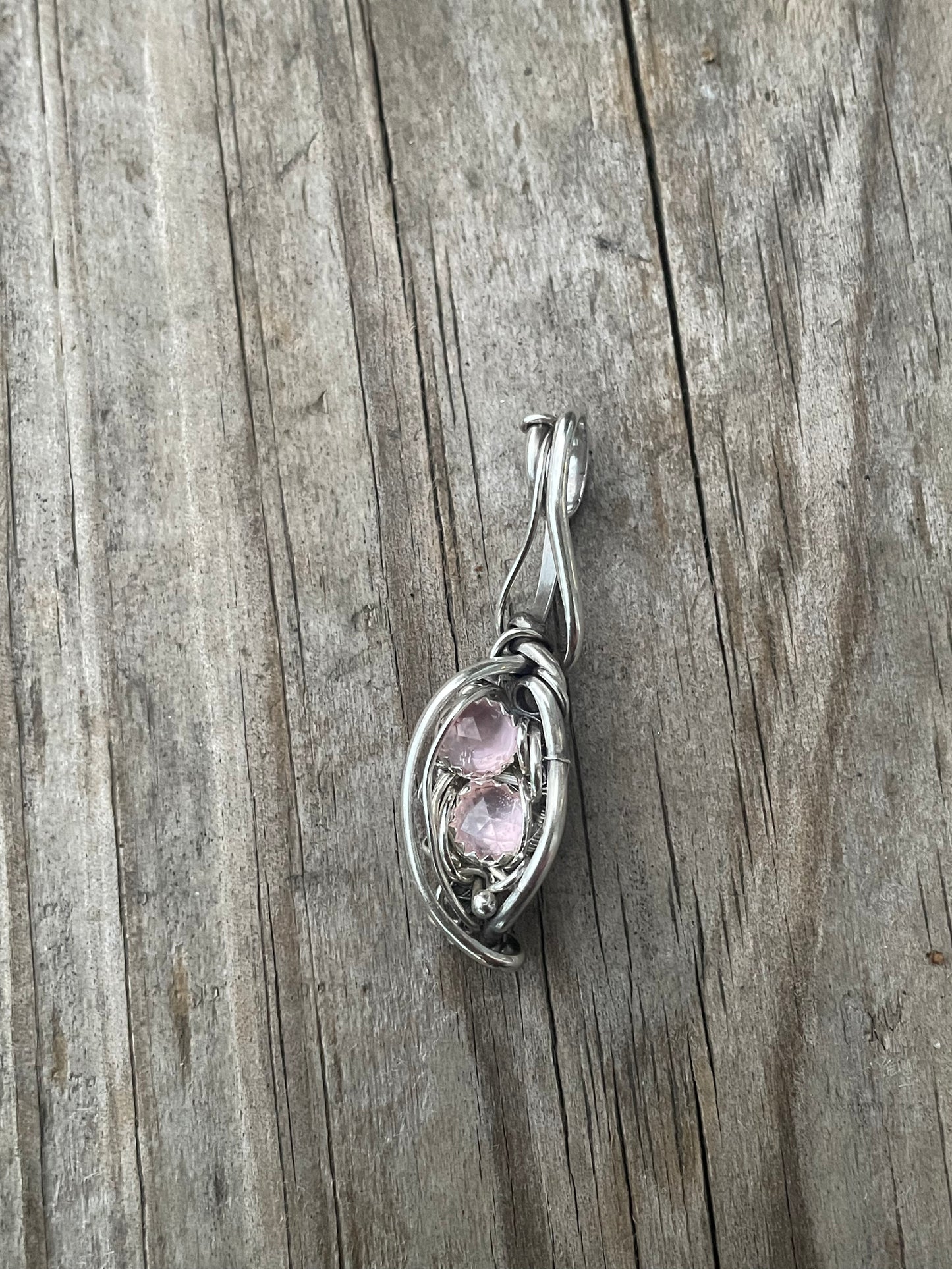 Hybrid morganite wire wrap
