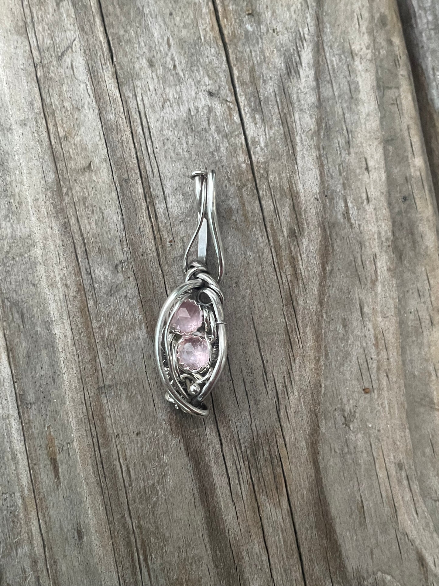 Hybrid morganite wire wrap