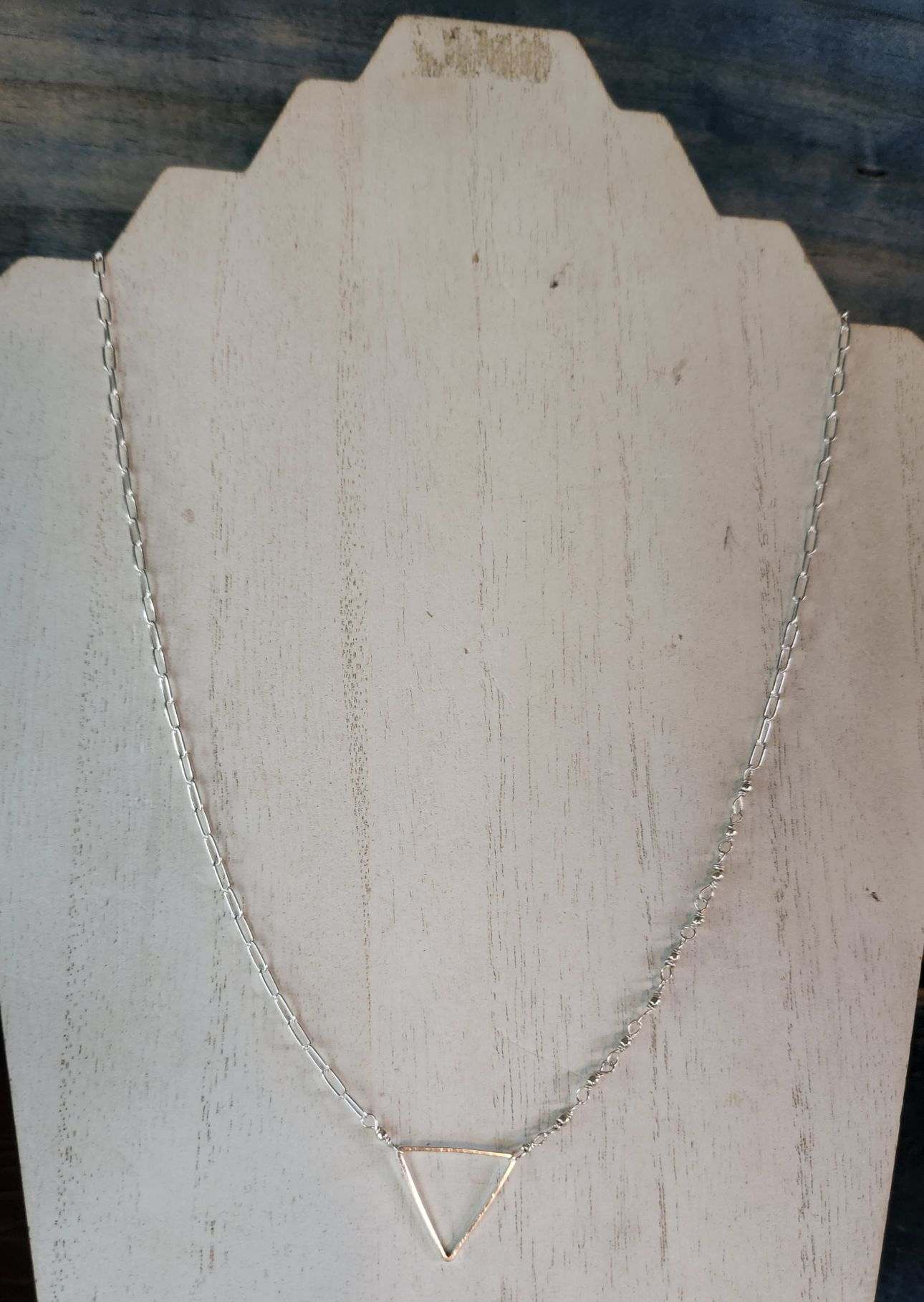 Paperclip chain necklace with geometric charm