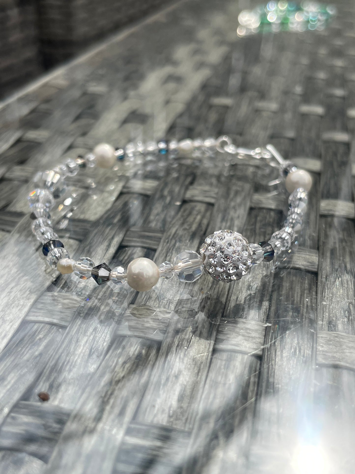 Glass, pearls and crystals bracelet