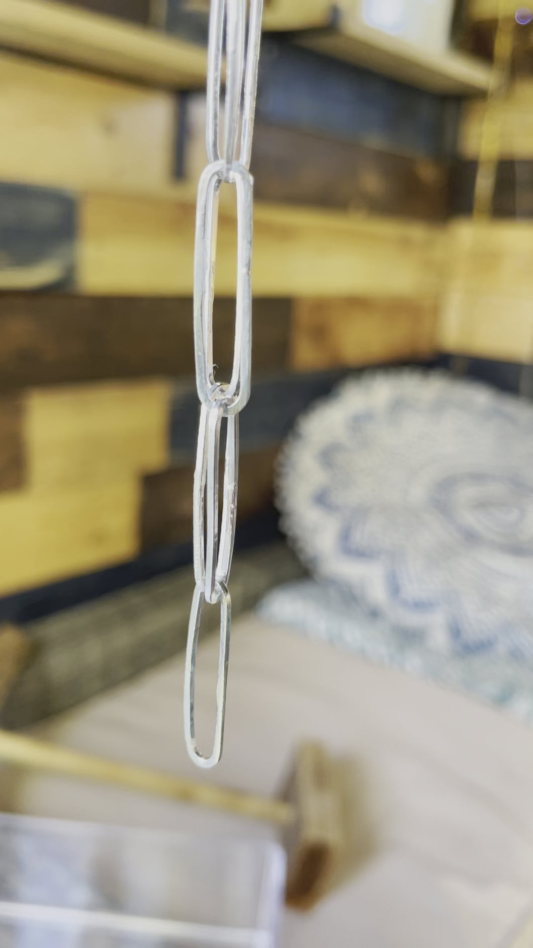 Square wired paperclip chain
