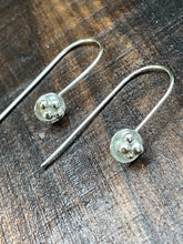 Load image into Gallery viewer, Silver ball threader earrings
