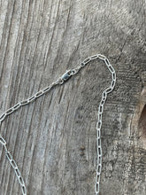 Load image into Gallery viewer, Beaded green paperclip chain necklace
