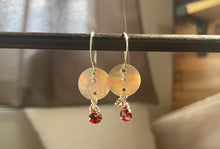 Load image into Gallery viewer, Garnet and Shell earrings
