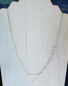 Paperclip chain necklace with geometric charm