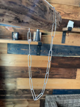 Load image into Gallery viewer, Square wired paperclip chain
