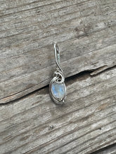 Load image into Gallery viewer, Moonstone wire wrap
