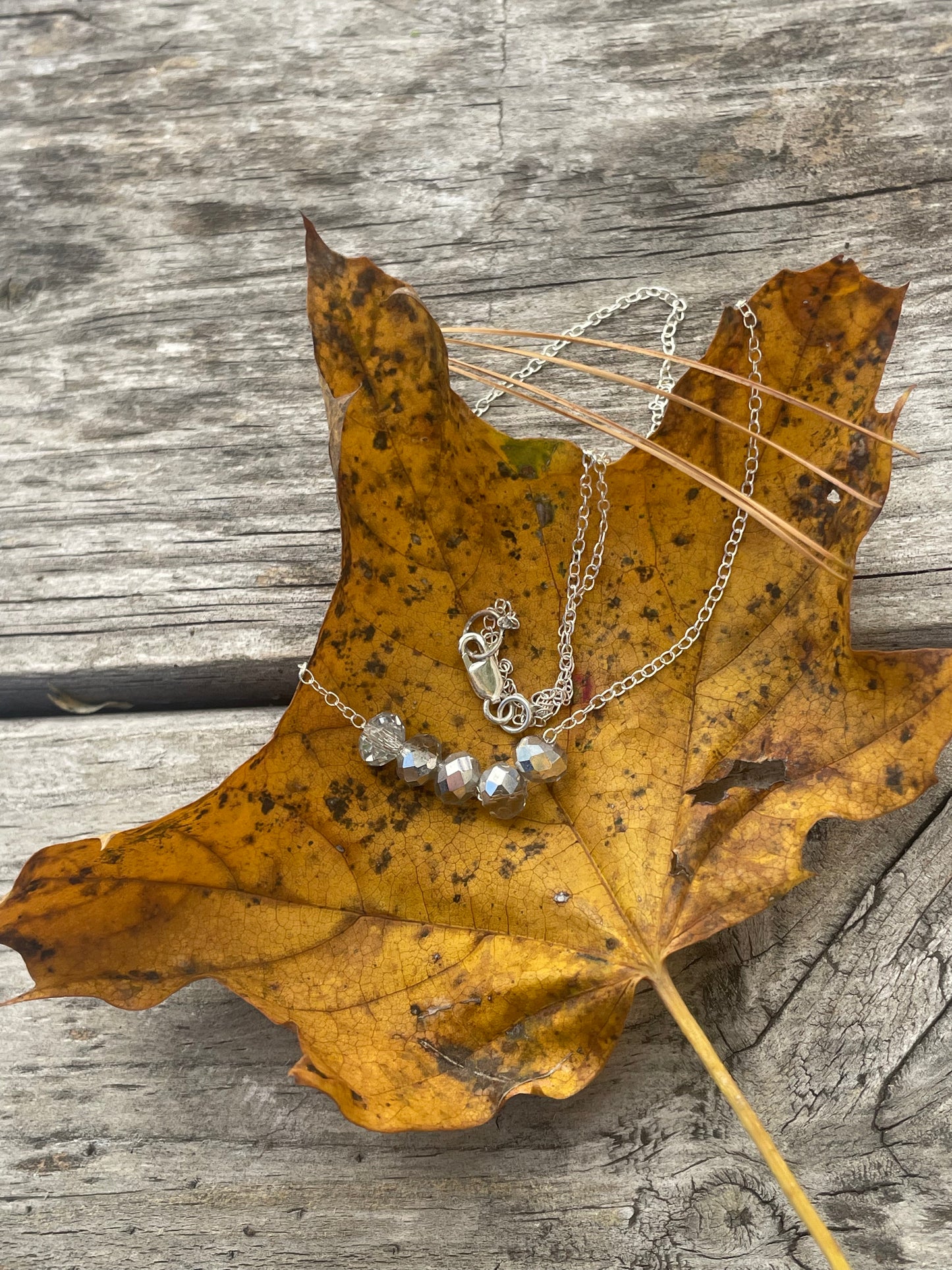 Crystal bead stringer necklace